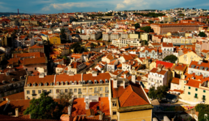 Investimento imobiliário seguro: Descubra como a assessoria certa transforma riscos em decisões confiáveis.